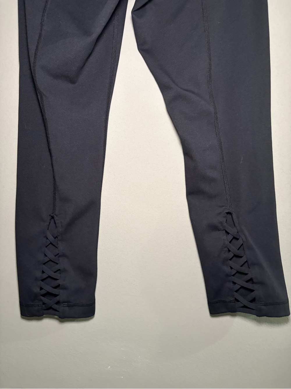Yogalicious Black High Waist Cropped Lattice Cutout Leggings Workout Pants Y2K - Picture 6 of 14